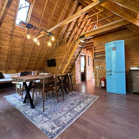 Panurlawoodenhouse Oezel Havuz& Sauna Mavi Bagian luar foto