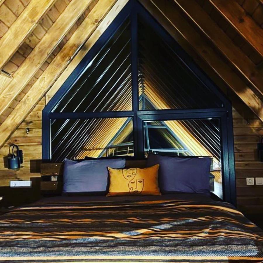 Panurlawoodenhouse Oezel Havuz& Sauna Mavi Bagian luar foto
