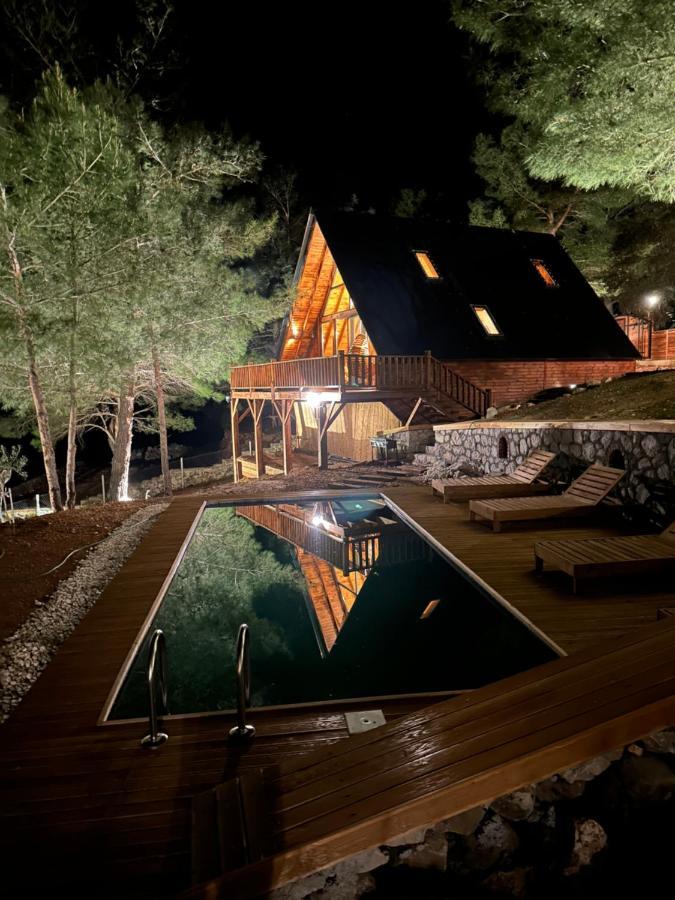 Panurlawoodenhouse Oezel Havuz& Sauna Mavi Bagian luar foto