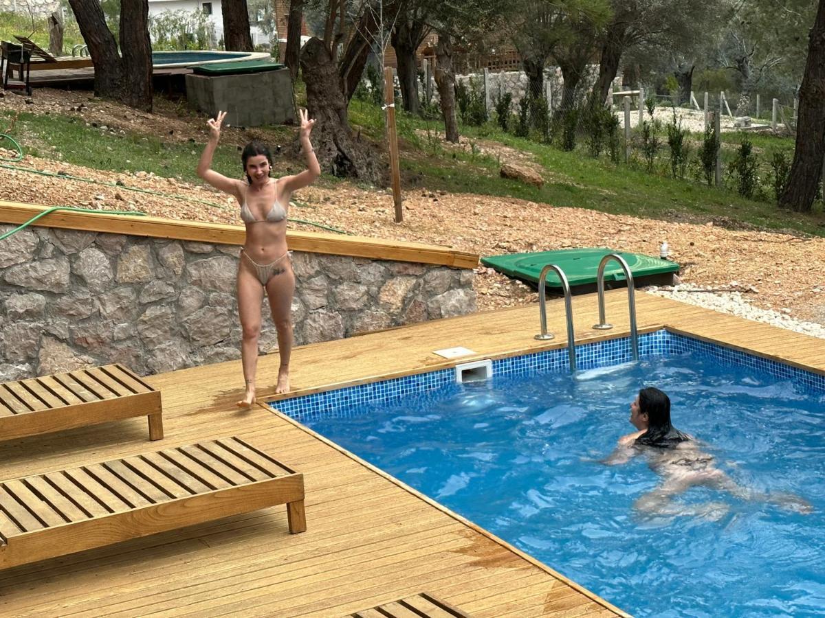 Panurlawoodenhouse Oezel Havuz& Sauna Mavi Bagian luar foto