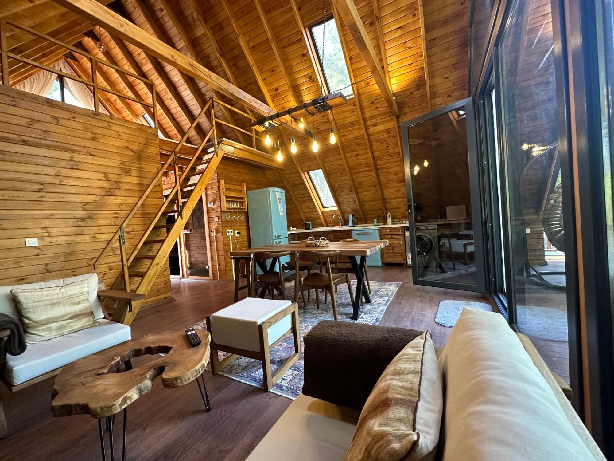 Panurlawoodenhouse Oezel Havuz& Sauna Mavi Bagian luar foto