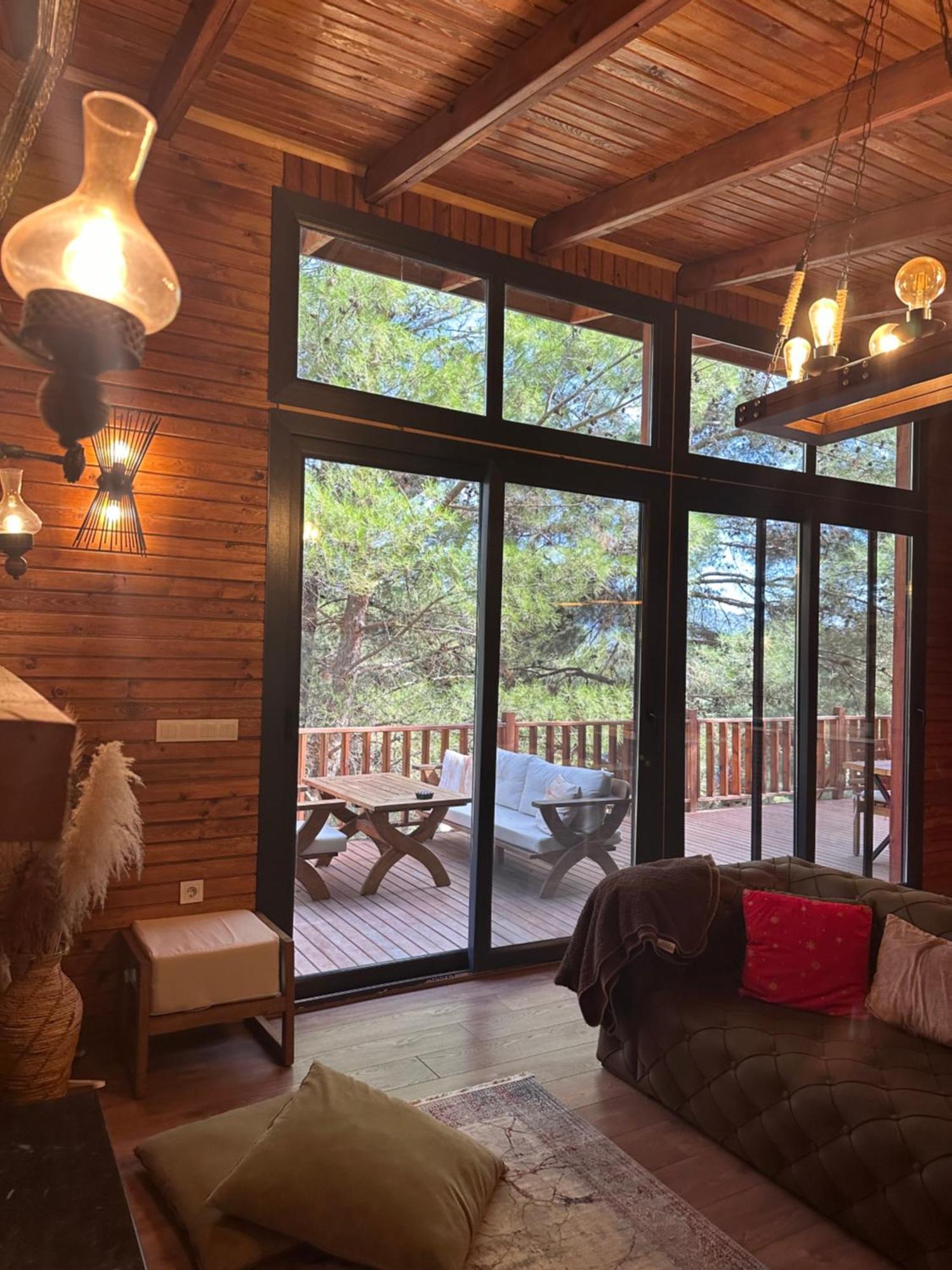 Panurlawoodenhouse Oezel Havuz& Sauna Mavi Bagian luar foto