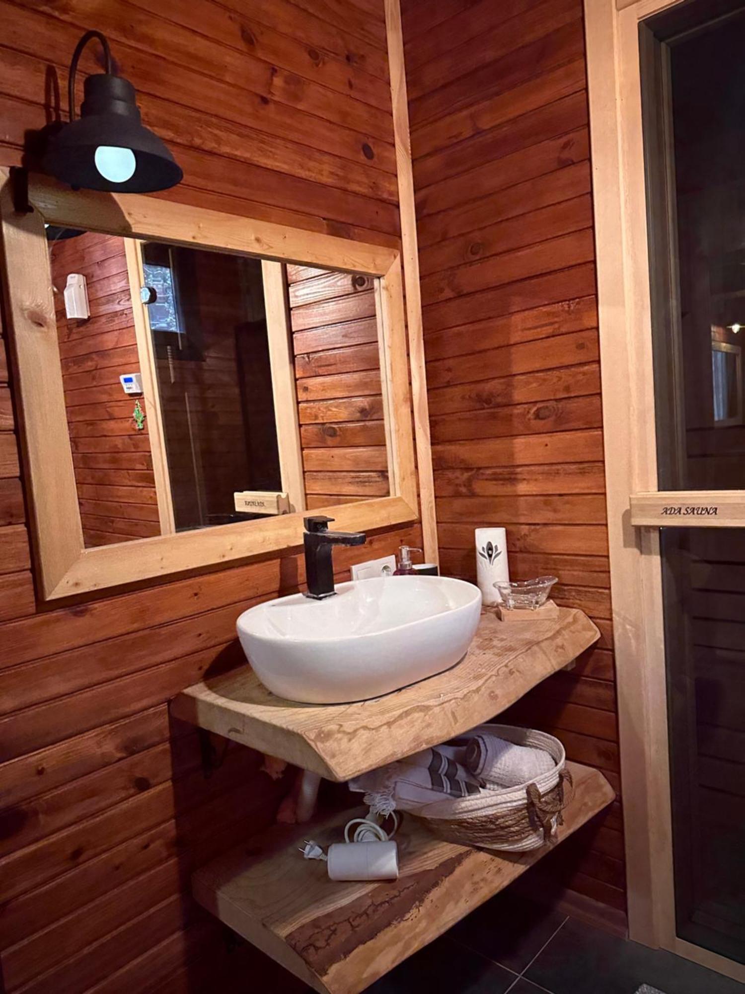 Panurlawoodenhouse Oezel Havuz& Sauna Mavi Bagian luar foto